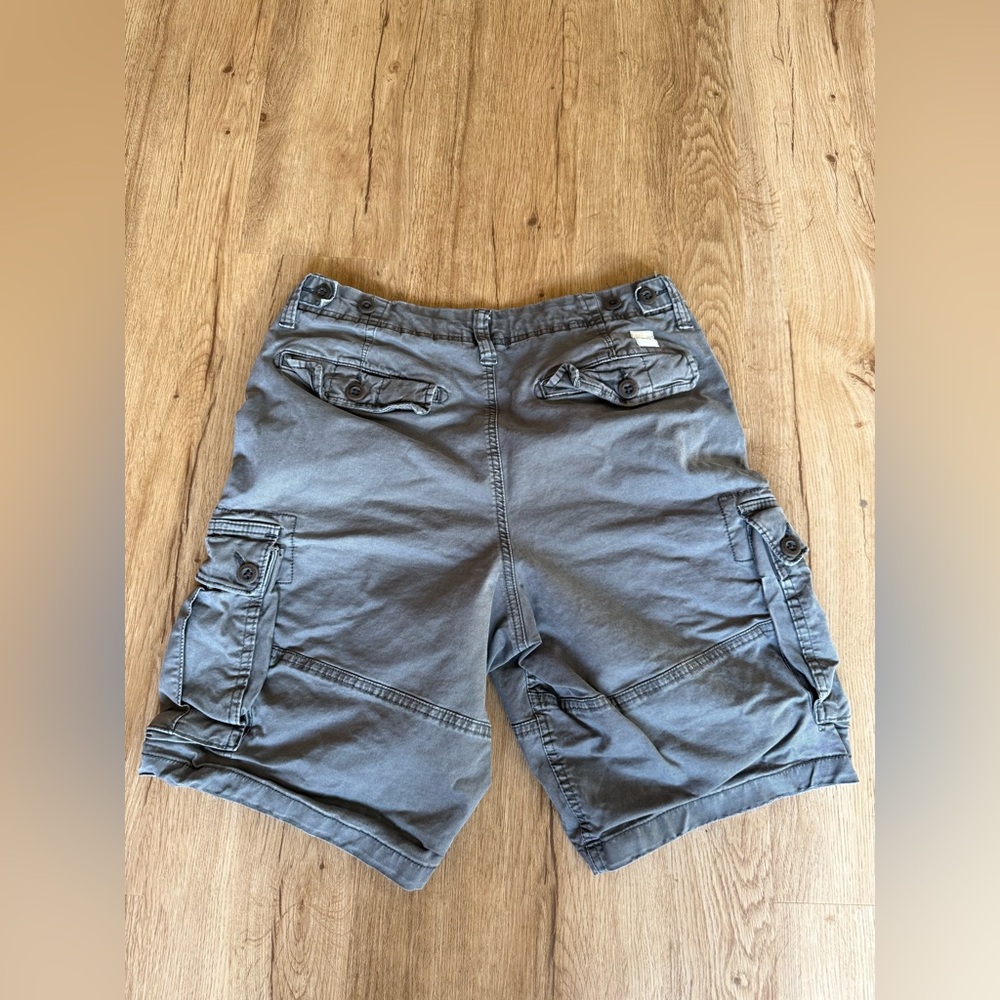 American Eagle Outfitters Gray Cargo Shorts Size 32